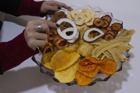 تولیدکننده میوه خشک در استان گلستان | صنایع غذایی نام‌آوران هورمند